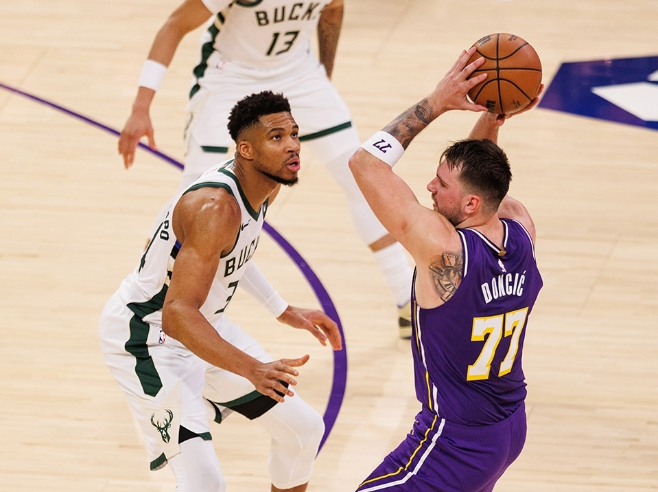 开云登录入口-NBA截止日汇总！字母哥留队，祖巴茨加盟步行者，湖人计划曝光